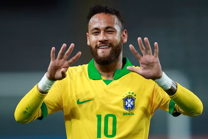 Neymar ra dấu số 9 để tri ân Ronaldo. Ảnh: Reuters