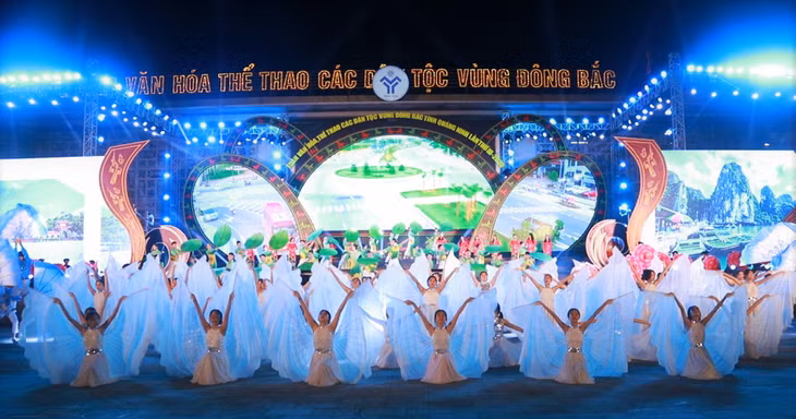 Chương trình nghệ thuật Tiên Yên – Nơi kết nối sắc màu các dân tộc vùng Đông Bắc có sự tham gia của gần 700 diễn viên và nghệ nhân dân gian.
