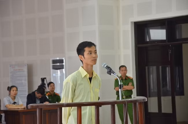 Feng Long Chun tại phiên toà sáng ngày 24-3.