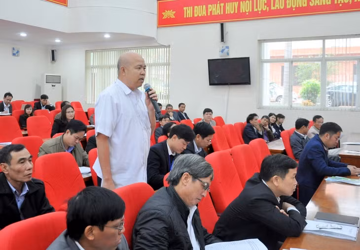Đại diện các doanh nghiệp, HTX trên địa bàn thị xã Đông Triều gửi tới hội nghị các ý kiến đề xuất, kiến nghị.
