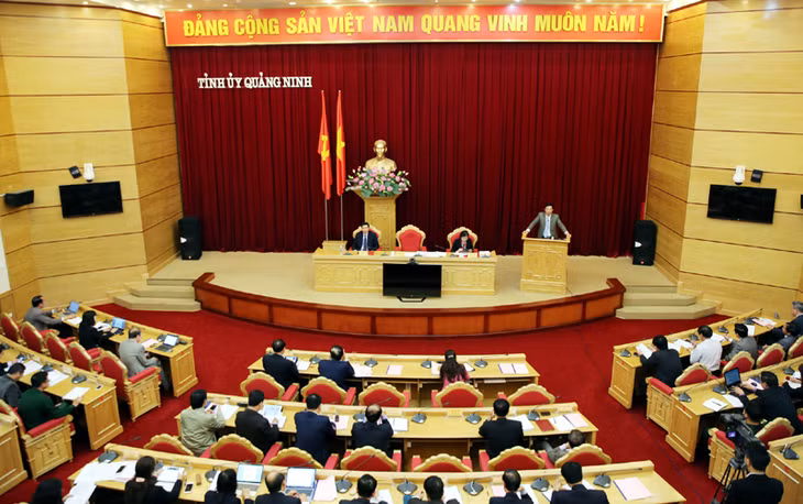 Ban Thường vụ Tỉnh ủy làm việc với TP Móng Cái. 