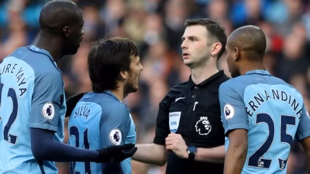  Man City bị phạt.