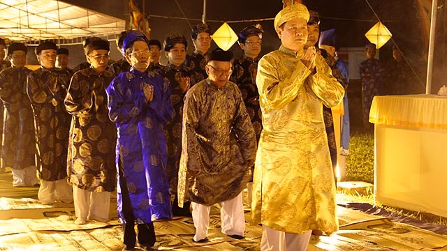 Phó Chủ tịch UBND tỉnh Nguyễn Dung chủ trì tiến hành nghi lễ tế đàn Xã Tắc.