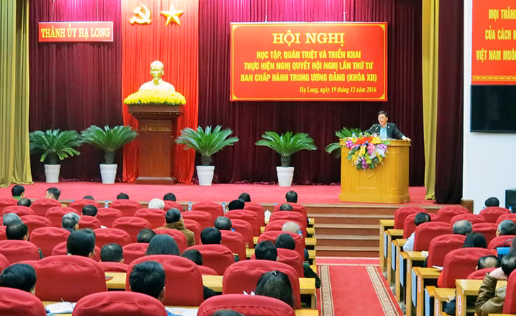 Thành ủy Hạ Long tổ chức hội nghị học tập, quán triệt, triển khai thực hiện Nghị quyết Trung ương 4 (khoá XII).
