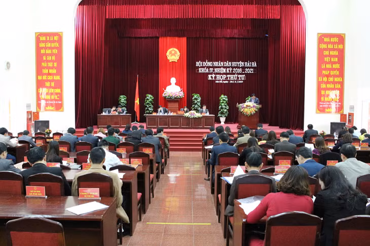 Quang cảnh kỳ họp.