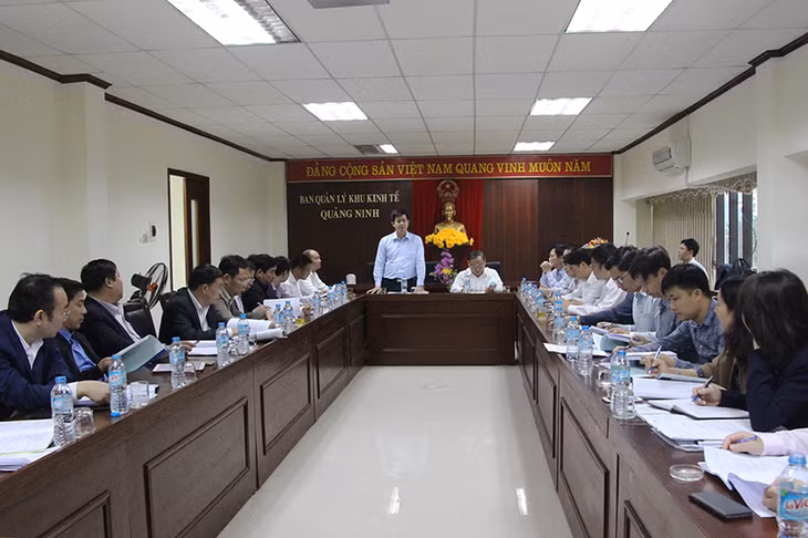 Quang cảnh buổi làm việc.