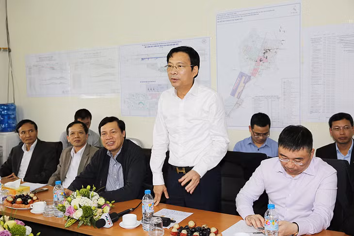 Đồng chí Nguyễn Văn Đọc, Bí thư Tỉnh ủy, Chủ tịch HĐND tỉnh phát biểu tại buổi làm việc.