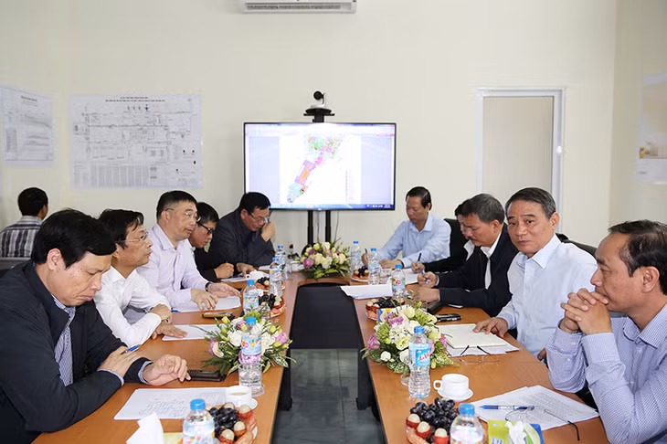 Quang cảnh buổi làm việc.