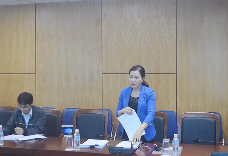 Đồng chí Đỗ Thị Lan, Phó trưởng đoàn ĐBQH tỉnh phát biểu tại buổi làm việc