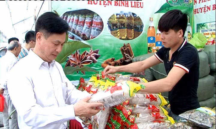 Sản phẩm miến dong Bình Liêu được giới thiệu và bán tại các Hội chợ OCOP của tỉnh.