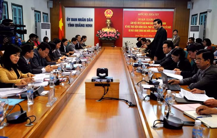  Đồng chí Nguyễn Đức Long, Phó Bí thư Tỉnh uỷ, Chủ tịch UBND tỉnh phát biểu tại buổi giám sát. 