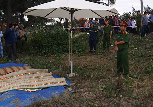 Ba học sinh được tìm thấy sau tai nạn đuối nước. Ảnh: Ngọc Trường.