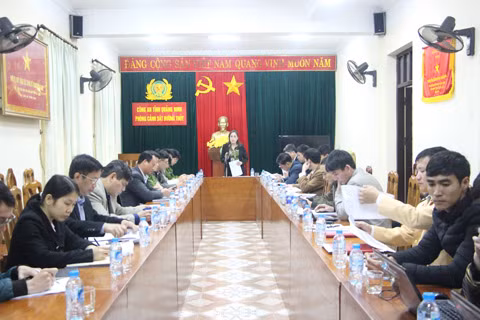 Quang cảnh cuộc họp 