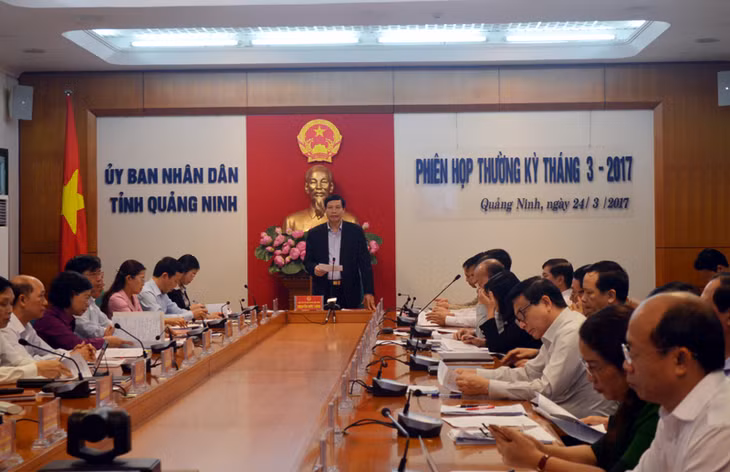 Đồng chí Nguyễn Đức Long, Chủ tịch UBND tỉnh phát biểu kết luận tại phiên họp