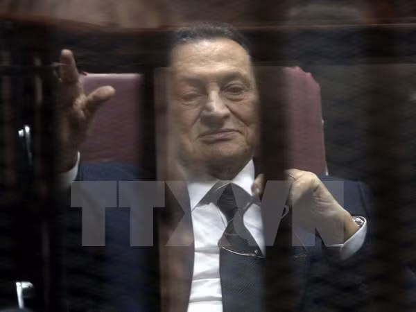 Cựu Tổng thống Ai Cập Hosni Mubarak tại phiên tòa xét xử ông ở Cairo ngày 29/4/2015. (Nguồn: EPA/TTXVN)
