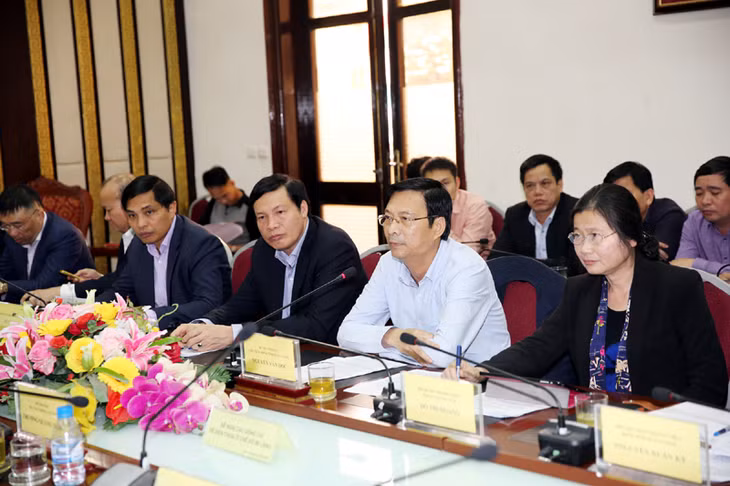 Đồng chí Nguyễn Văn Đọc, Bí thư Tỉnh ủy, Chủ tịch HĐND tỉnh làm rõ hơn một số đề xuất của tỉnh Quảng Ninh với Bộ GT-VT
