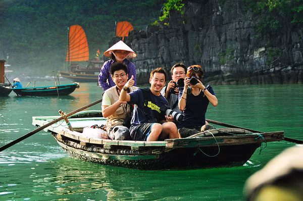 Vịnh Hạ Long, điểm đến vô cùng nổi tiếng với du khách quốc tế. (Ảnh: Báo Mới)