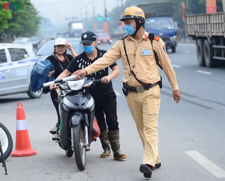 Cảnh sát giao thông được phép dừng các phương tiện (ảnh minh họa)