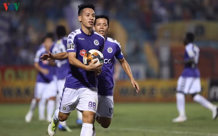 Ở thời điểm đầu năm 2018, Hùng Dũng đã là ngôi sao của Hà Nội FC nhưng chưa có duyên với các cấp độ đội tuyển.