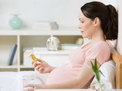 Việc uống thuốc trị nấm âm đạo trong ba tháng đầu của thai kỳ cần phải cân nhắc thận trọng.