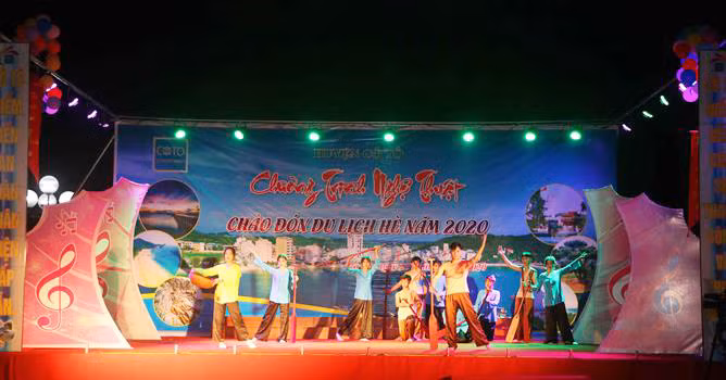 Chương trình nghệ thuật chào mùa du lịch huyện Cô Tô năm 2020.