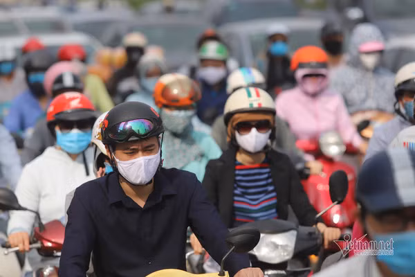 Việt Nam nắng chói chang có cần bật đèn vào ban ngày để nhận diện?