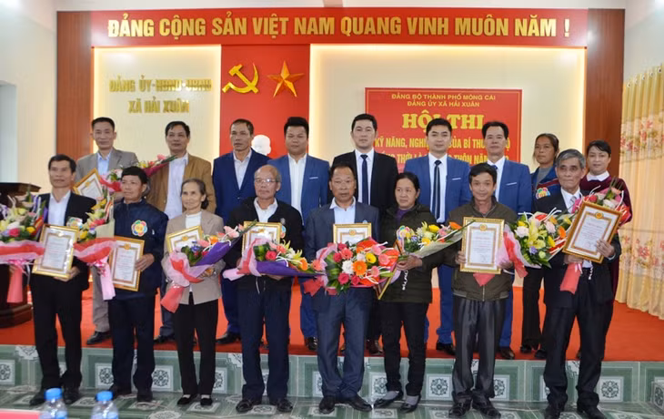Xã Hải Xuân (TP Móng Cái) tổ chức Hội thi kỹ năng nghiệp vụ của Bí thư chi bộ đồng thời là trưởng thôn năm 2019. Ảnh: Thu Hằng (Trung tâm TT-VH Móng Cái)