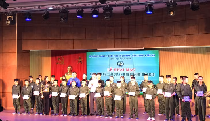 Khai mạc khóa 
