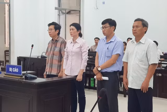 Các bị cáo trong vụ án xảy ra tại khu đô thị Hoàng Long (TP Nha Trang) tại tòa phúc thẩm