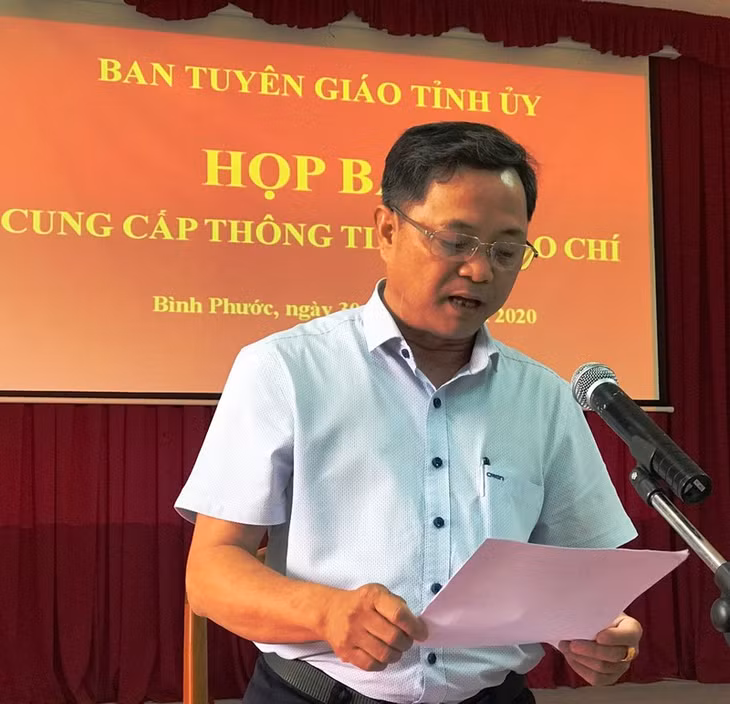 Ông Nguyễn Tiến Cường - Phó trưởng ban Tuyên giáo Tỉnh ủy Bình Phước thông tin về vụ án.