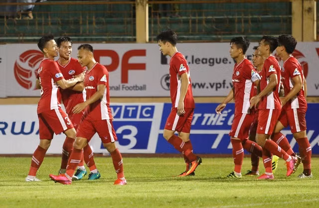 Dàn sao của Viettel chật vật vượt qua Khánh Hoà với chiến thắng sát nút 1-0
