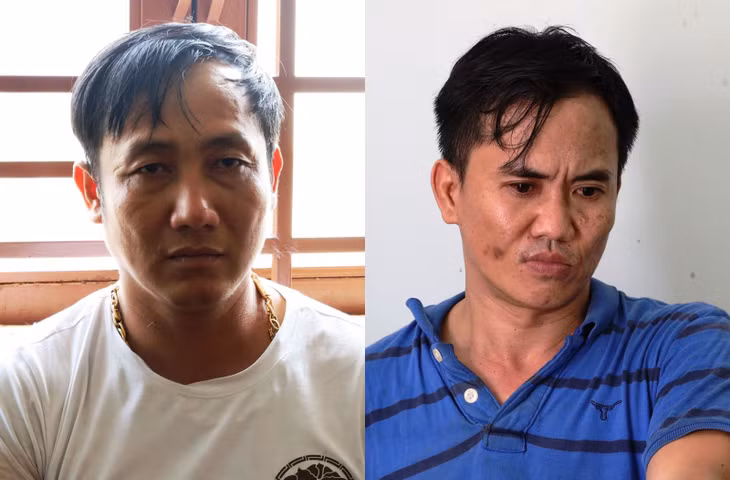 Đối tượng Nguyễn Quốc Cường và Phan Văn Trưởng tại Công an huyện Bến Cầu. Ảnh: Thanh Tân/TTXVN