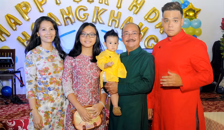 Gia đình nghệ sĩ Hoàng Sơn. Ảnh: Nhân vật cung cấp.