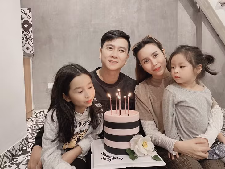 Gia đình hạnh phúc hiện tại của Lưu Hương Giang và Hồ Hoài Anh.