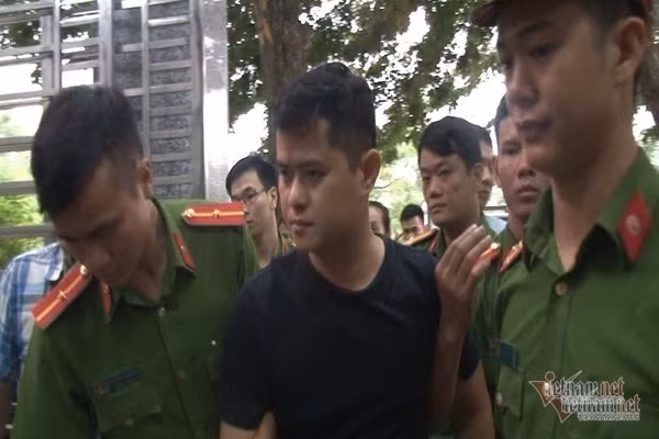 Công an thực hiện lệnh bắt Lê Quang Huy Phương