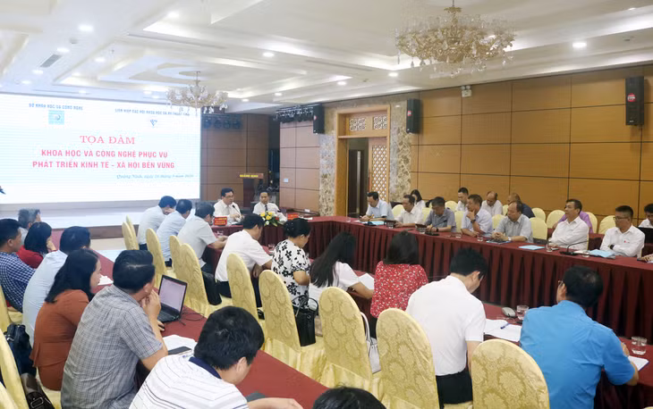Quang cảnh buổi tọa đàm.