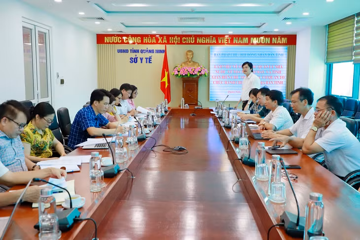 Quang cảnh buổi làm việc.