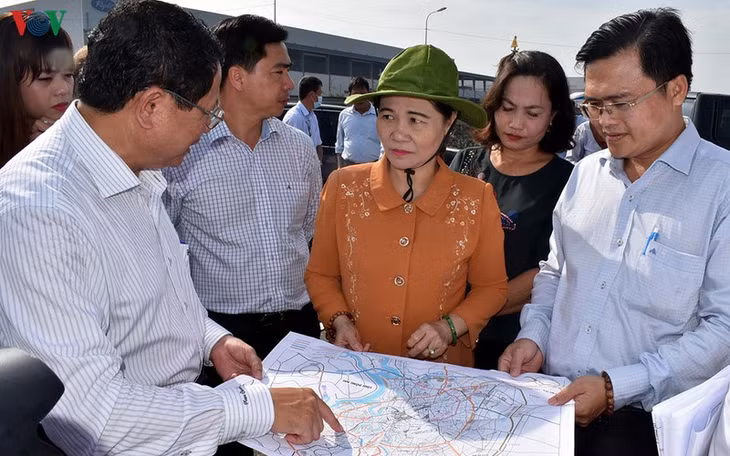 Chủ tịch HĐND TP HCM Nguyễn Thị Lệ đi trực tiếp hiện trường.