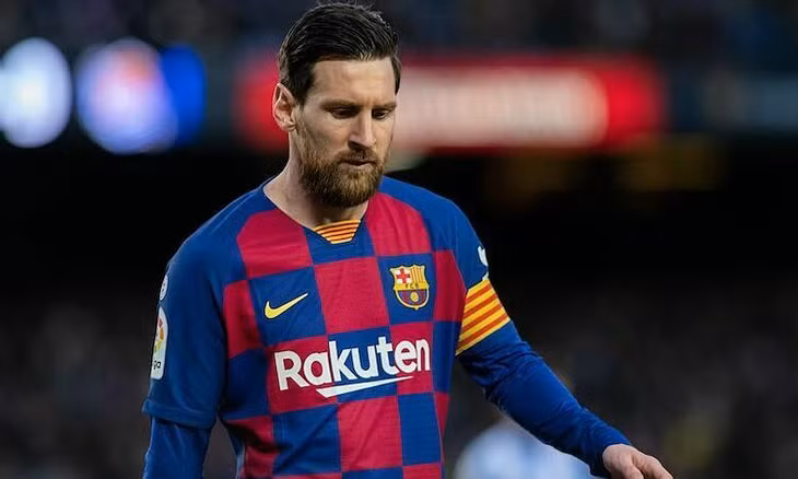 Messi và các đồng đội đang dẫn đầu La Liga trước khi giải đấu tạm hoãn vì Covid-19. Ảnh: Press Sport.