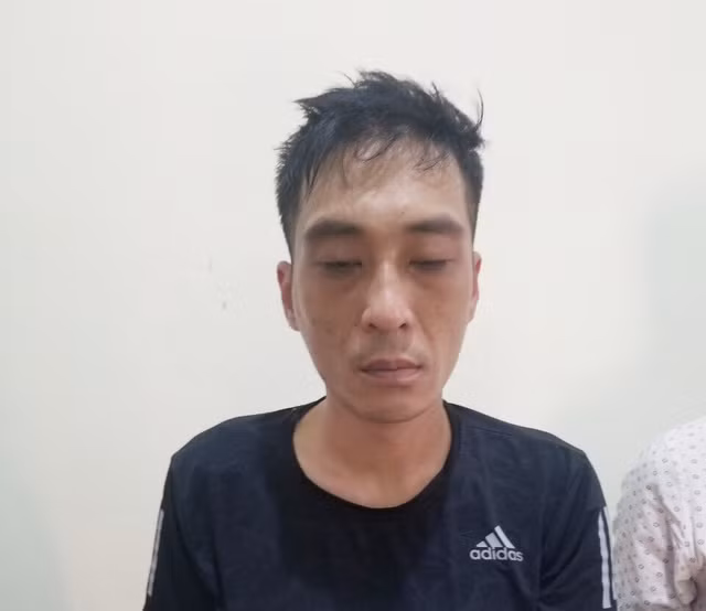 Bị can Phùng Việt Hải tại cơ quan điều tra (Ảnh: Công an cung cấp).
