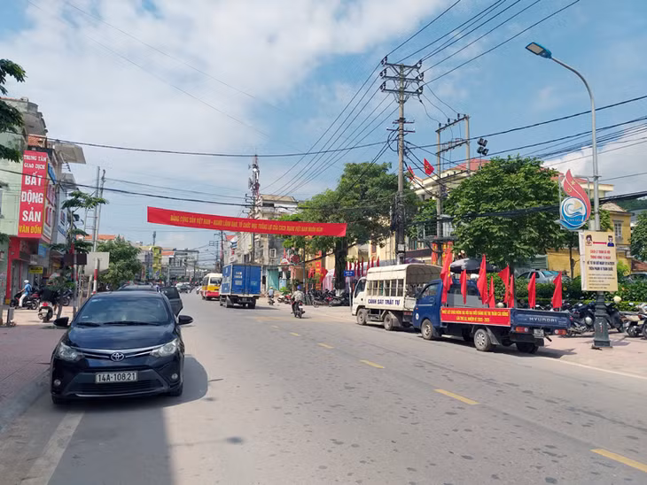 Công tác tuyên truyền, trang trí khánh tiết chào mừng Đại hội Đảng bộ huyện Vân Đồn nhiệm kỳ 2020-2025 đang được tích cực triển khai.