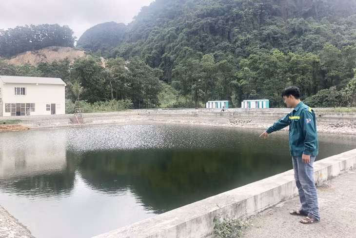 Hệ thống bể thu gom nước rỉ từ bãi chôn lấp rác Quang Hanh.