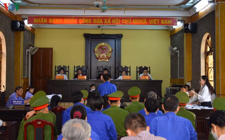 Phiên tòa xét xử vụ gian lận thi ở Sơn La