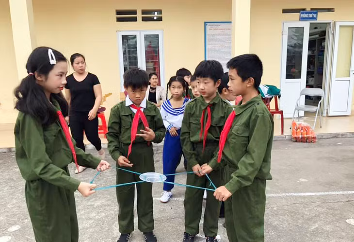 Các hoạt động Đội, phong trào thi đua đã tạo điều kiện cho các em TNNĐ phát triển toàn diện thể chất, trí tuệ, tinh thần - Trong ảnh: Hội thi Búp Măng xinh