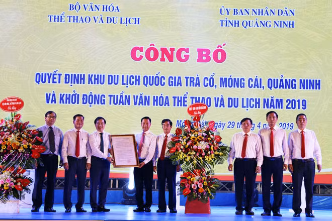 Lễ Công bố Quyết định Khu du lịch quốc gia Trà Cổ, Móng Cái, Quảng Ninh, tháng 4/2019.