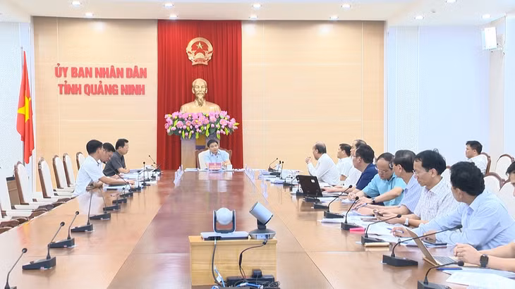 Đồng chí Nguyễn Văn Thắng, Bí thư Ban cán sự Đảng, Chủ tịch UBND tỉnh chủ trì cuộc họp