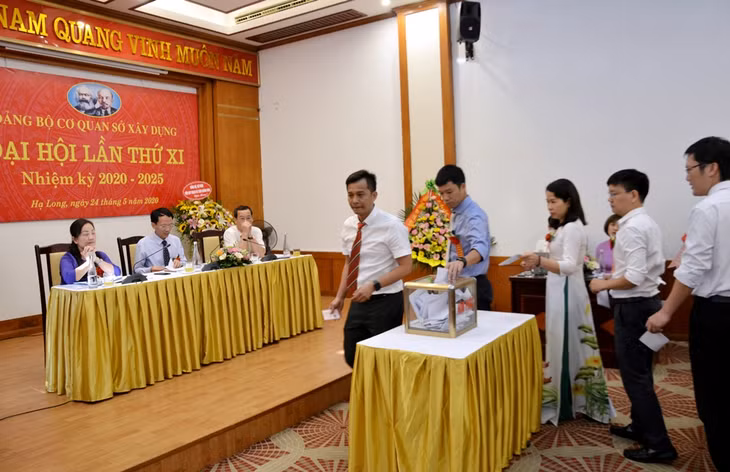Đại hội bầu