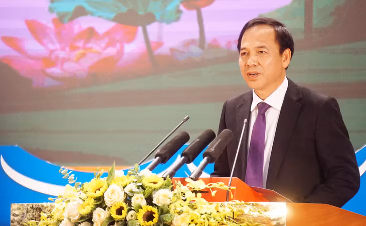 Đồng chí Đặng Huy Hâu, Phó Chủ tịch Thường trực UBND tỉnh phát biểu tại buổi lễ.