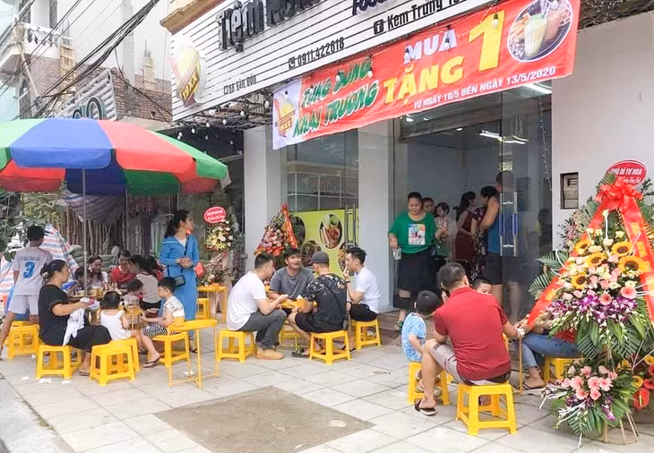 Quán kem trứng tại phường Trần Phú, TP Móng Cái mới khai trương và đi vào hoạt động từ ngày 10/5.