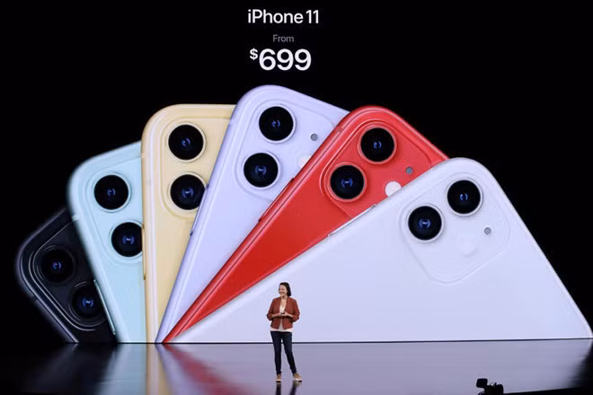 Giá khởi điểm dành cho loạt iPhone 12 sẽ thấp hơn 699 USD của loạt iPhone 11? ẢNH: AFP